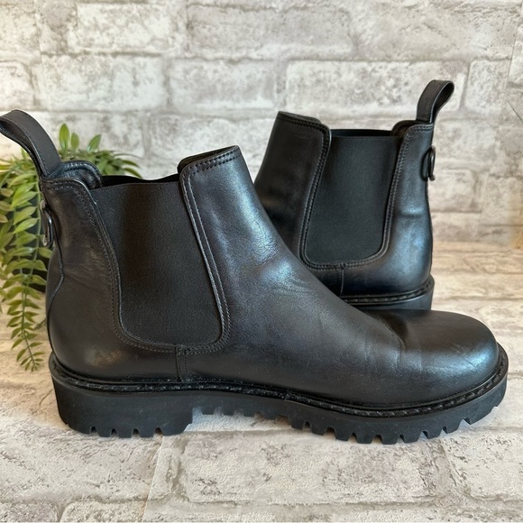 VALENTINO Chelsea Boots Men’s 44 BeatleV logo Leather Black - Picture 1 of 8